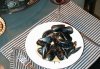 tn_mussels.jpg (4118 bytes)